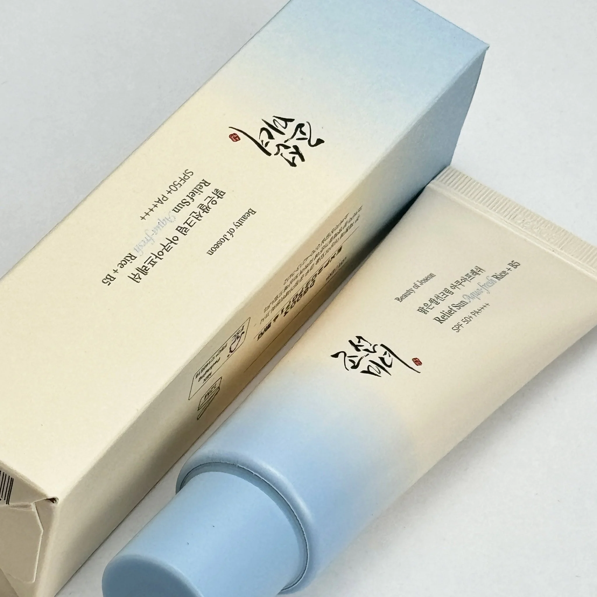 کرم ضدآفتاب بی رنگ صورت بیوتی آف جوسان SPF 50 مدل آکوا فرش حجم ۵۰ میلی لیتر اصل