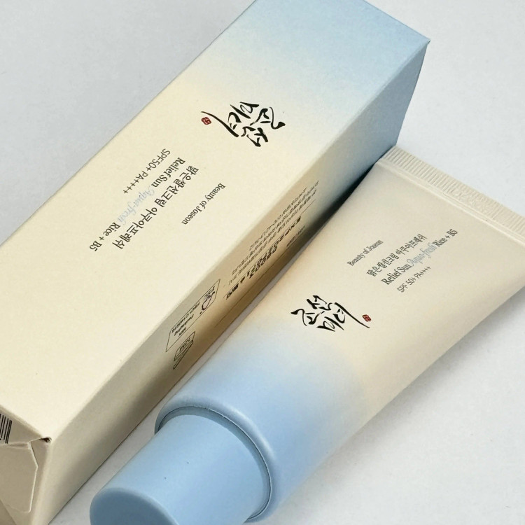 کرم ضدآفتاب بی رنگ صورت بیوتی آف جوسان SPF 50 مدل آکوا فرش حجم ۵۰ میلی لیتر اصل