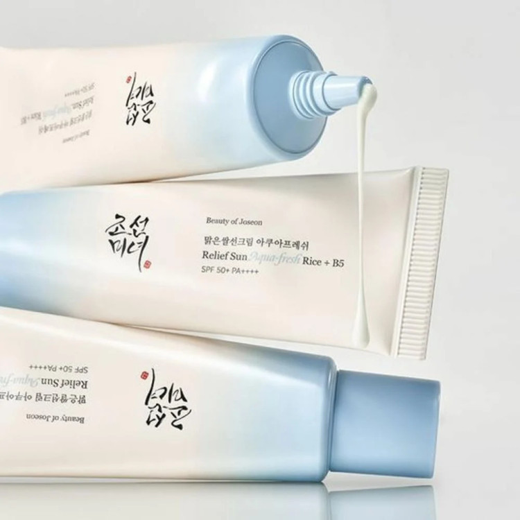 کرم ضدآفتاب بی رنگ صورت بیوتی آف جوسان SPF 50 مدل آکوا فرش حجم ۵۰ میلی لیتر اصل